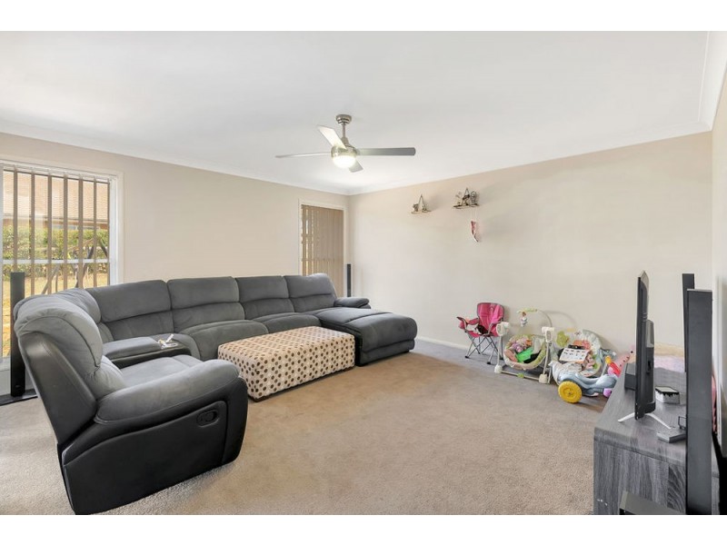 5 Egret Court, Meringandan West QLD 4352