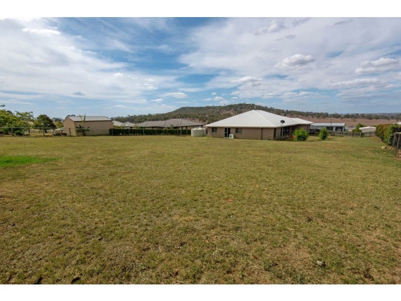 5 Egret Court, Meringandan West QLD 4352