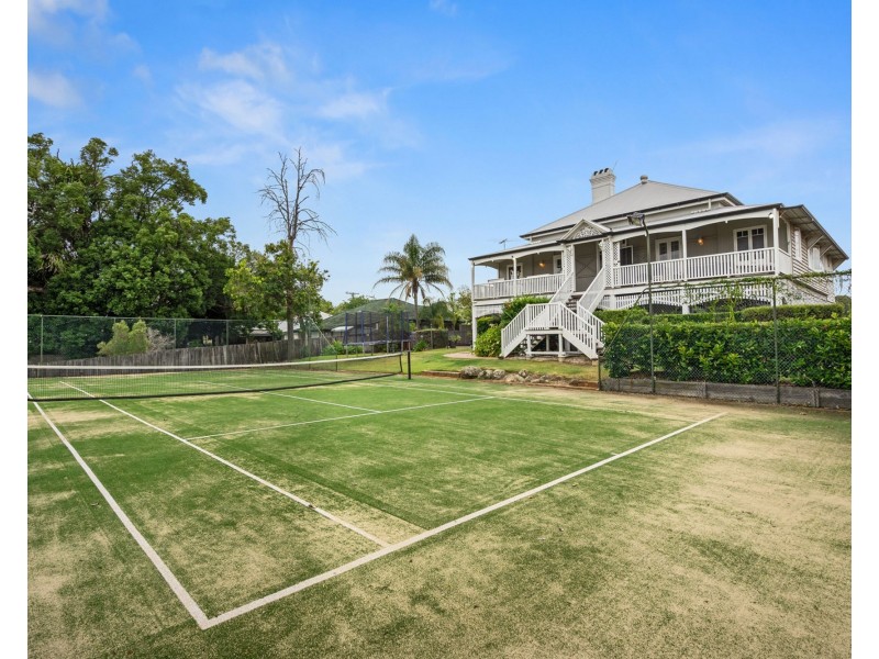 21 Dawn Street, Kedron QLD 4031