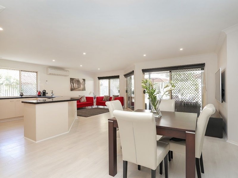 20 Oxford Crescent, Bridgeman Downs QLD 4035