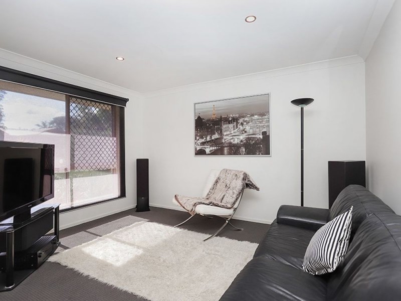 20 Oxford Crescent, Bridgeman Downs QLD 4035