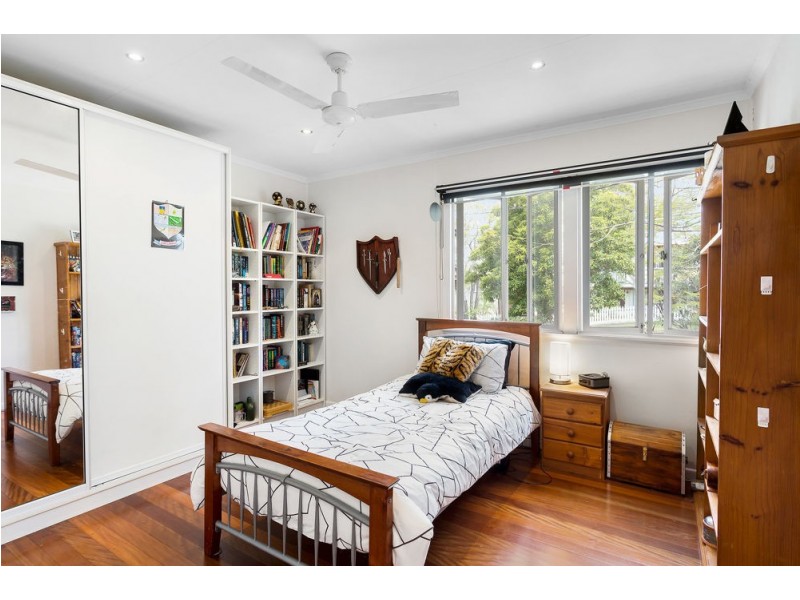 52 Denton St, Wishart QLD 4122