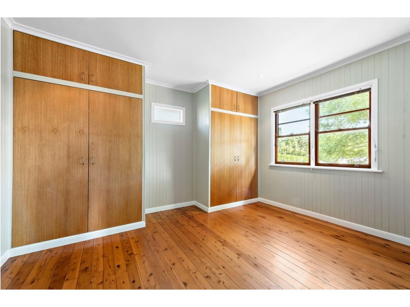61 Wooldridge Street, Mount Lofty QLD 4350