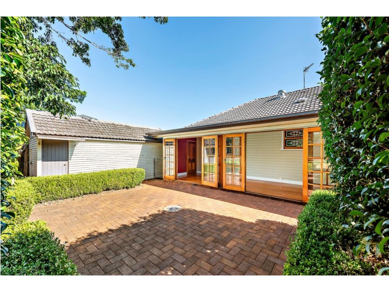 61 Wooldridge Street, Mount Lofty QLD 4350