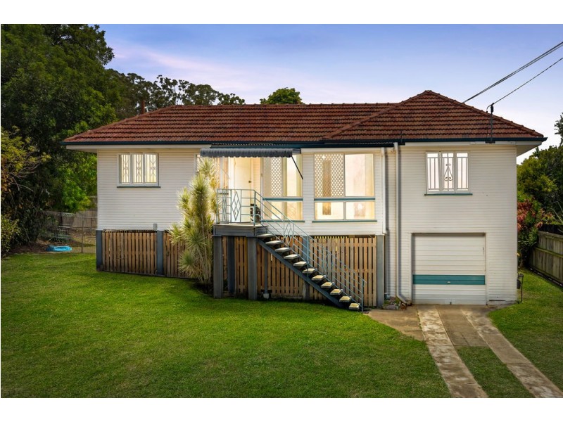 32 Vaucluse Street, Wavell Heights QLD 4012