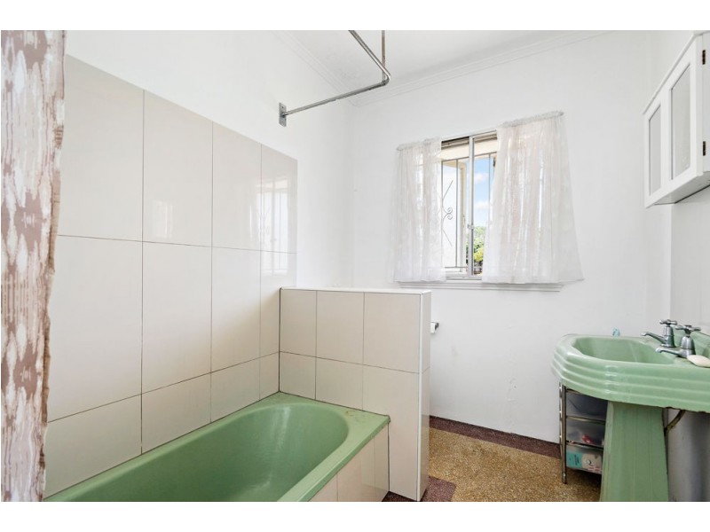 32 Vaucluse Street, Wavell Heights QLD 4012