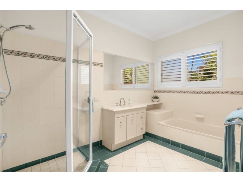 56 Oxford Crescent, Bridgeman Downs QLD 4035