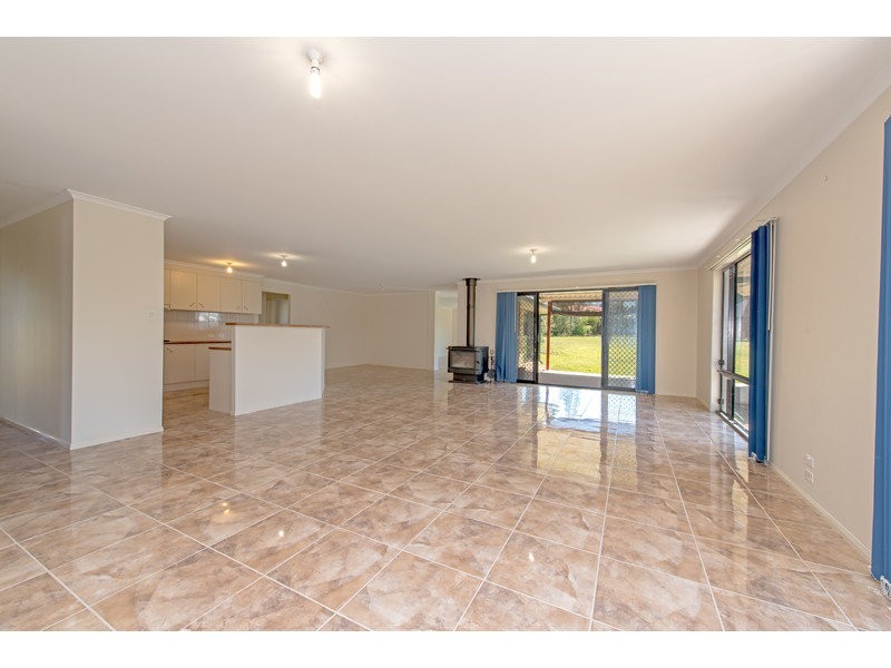 70 Phipps Drive, Meringandan QLD 4352