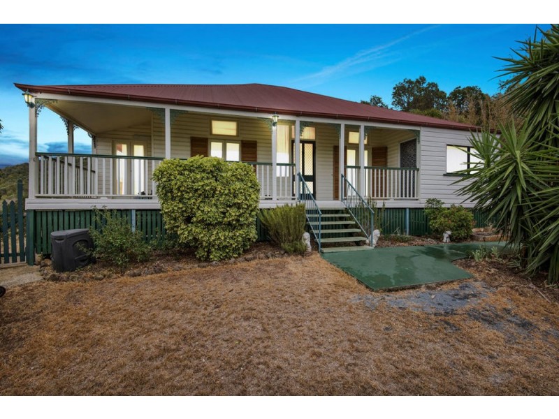 11 Nichols Drive, Glencoe QLD 4352