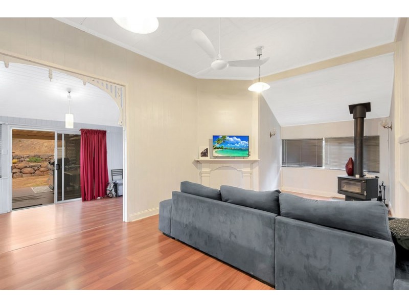 11 Nichols Drive, Glencoe QLD 4352