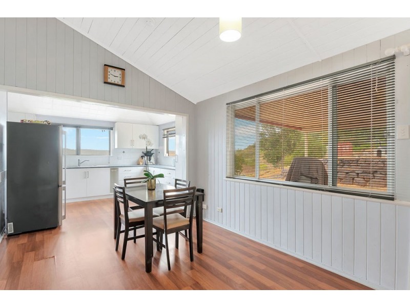 11 Nichols Drive, Glencoe QLD 4352