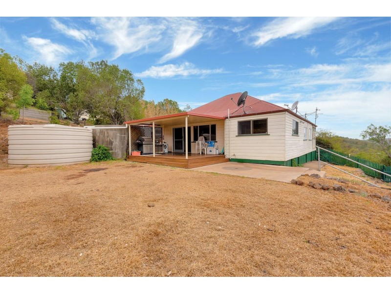 11 Nichols Drive, Glencoe QLD 4352