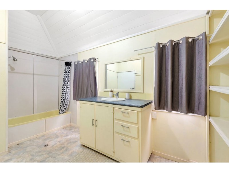 11 Nichols Drive, Glencoe QLD 4352