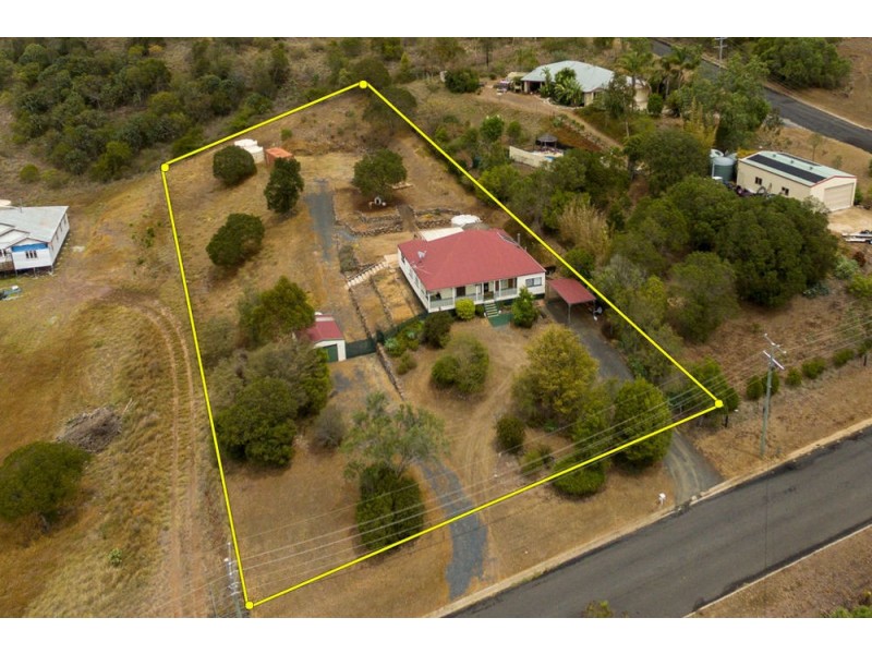 11 Nichols Drive, Glencoe QLD 4352