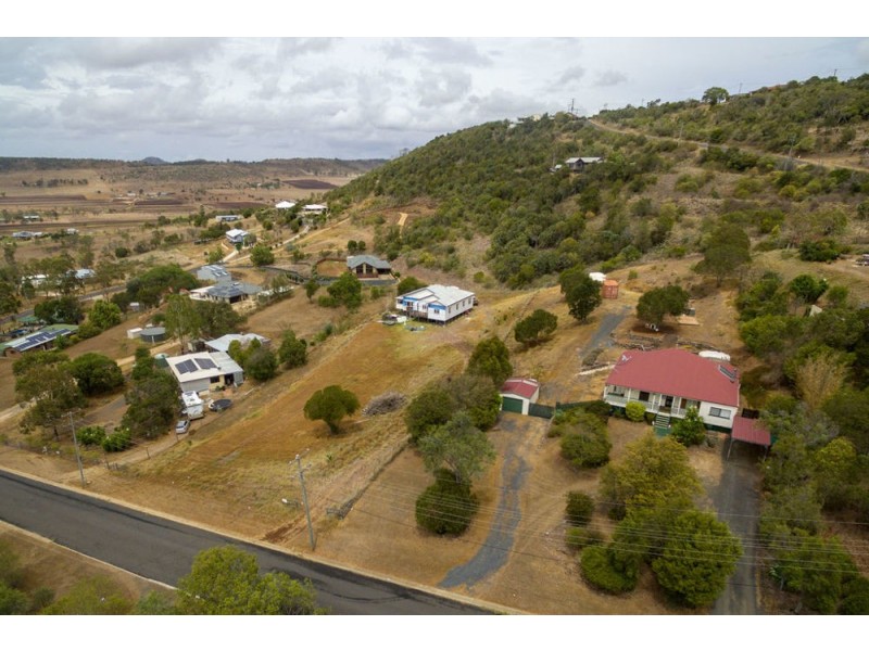 11 Nichols Drive, Glencoe QLD 4352