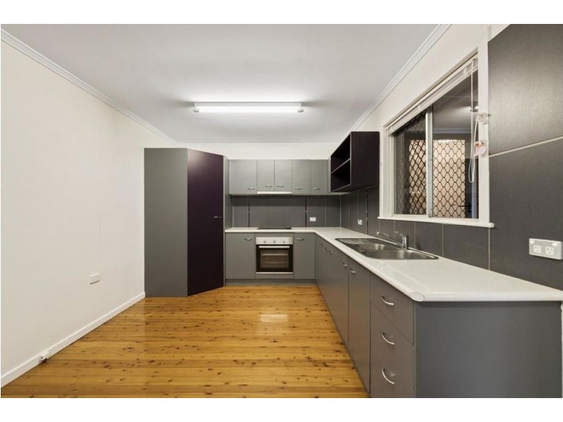 5 Jean Street, Harristown QLD 4350