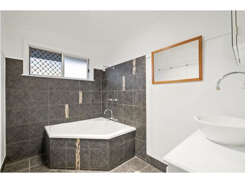 5 Jean Street, Harristown QLD 4350