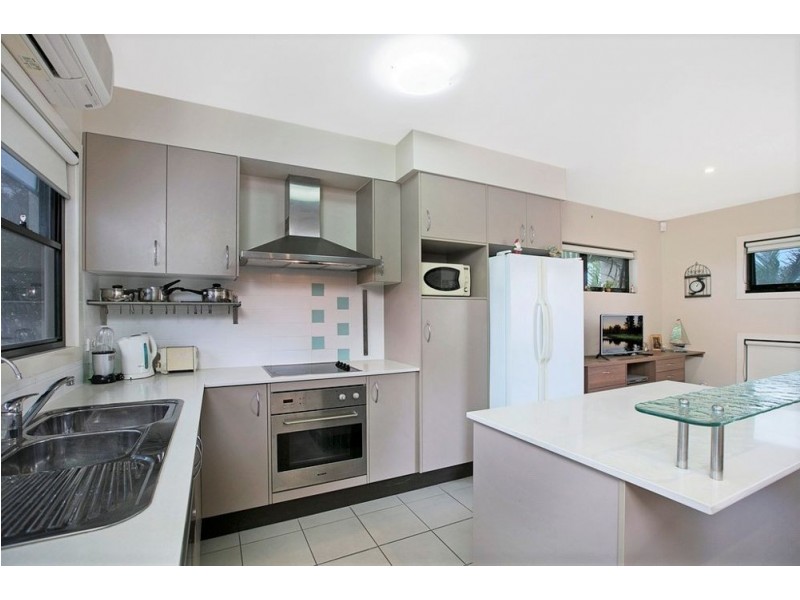 1/6 Emsworth Street, Wynnum QLD 4178