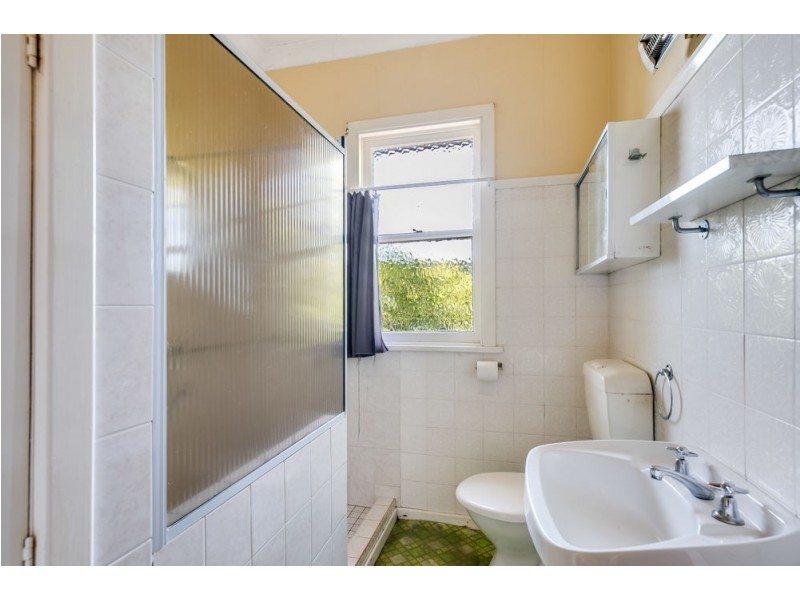 108 Hill Street, Newtown QLD 4350