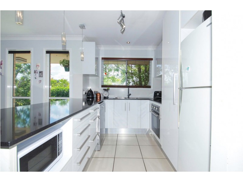 4 Winslow Court, Oxenford QLD 4210