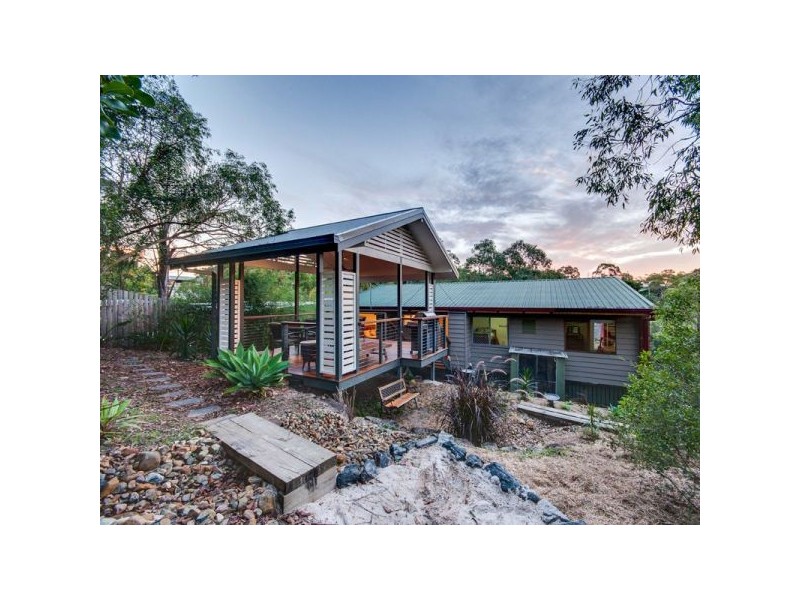 12 Yathong Court, Arana Hills QLD 4054