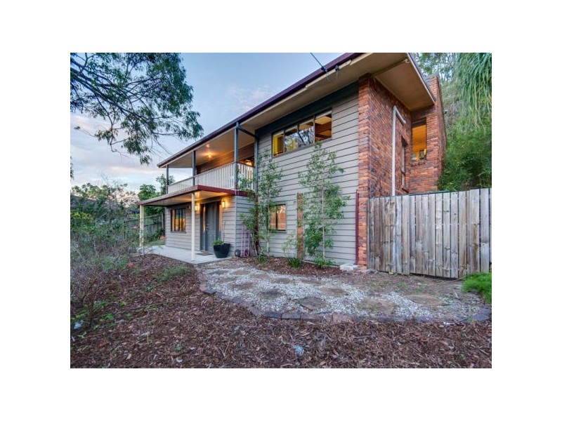 12 Yathong Court, Arana Hills QLD 4054