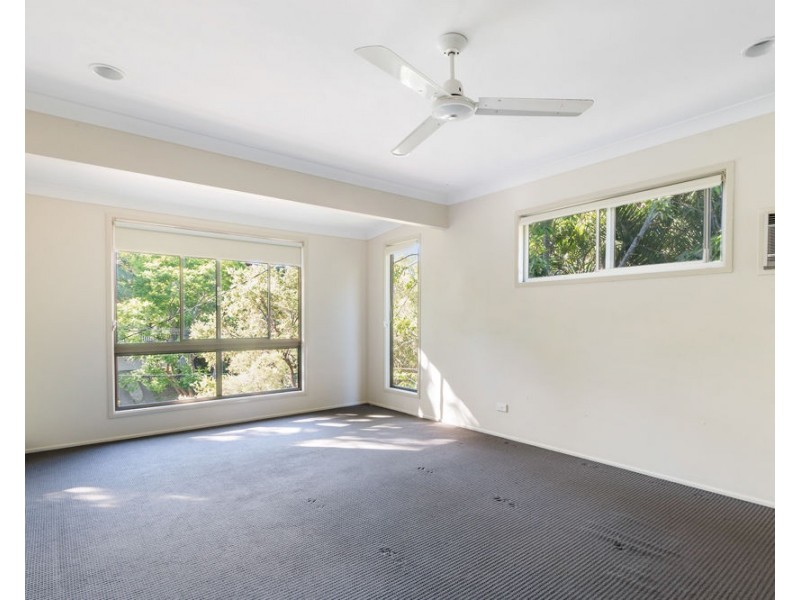 22 Yathong Court, Arana Hills QLD 4054