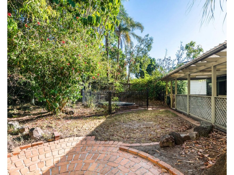 22 Yathong Court, Arana Hills QLD 4054