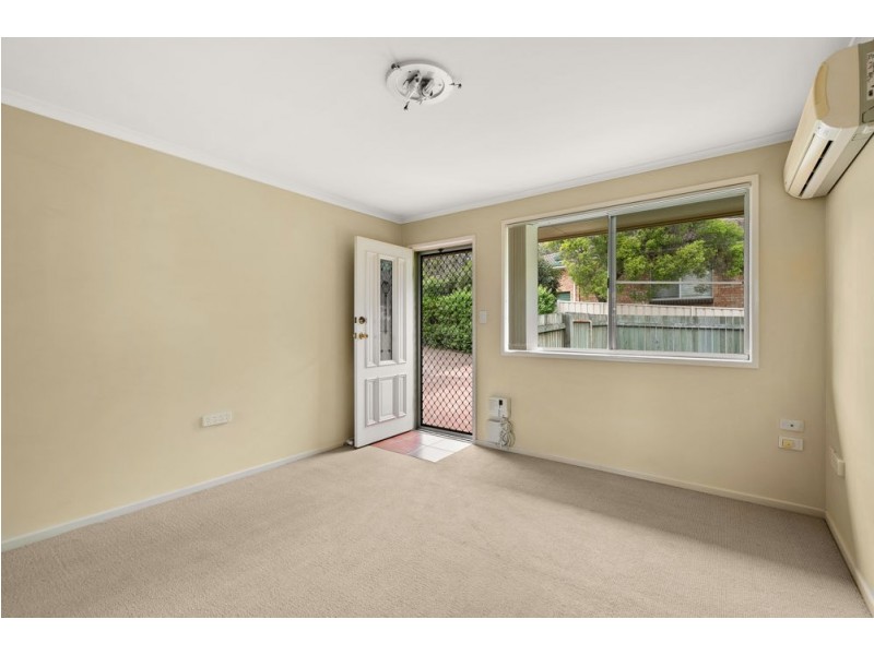 2/10 Spies Court, Mount Lofty QLD 4350