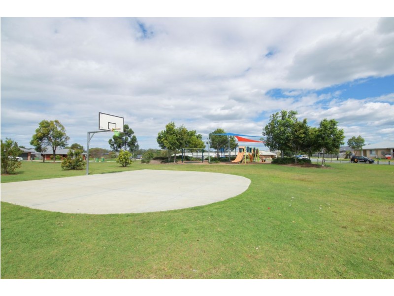 36 Hillsborough Place, Pimpama QLD 4209