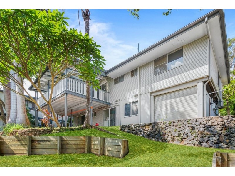 8 Tad Street, Kenmore QLD 4069
