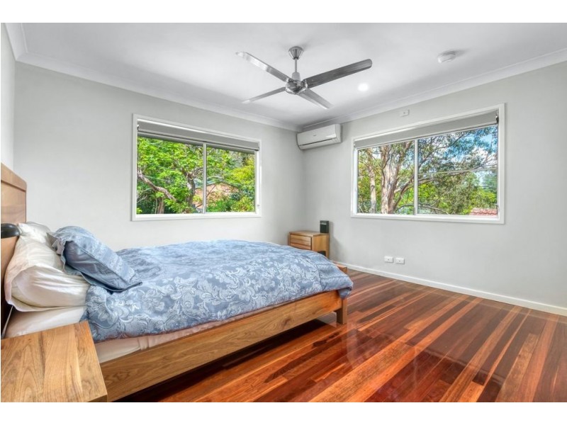 8 Tad Street, Kenmore QLD 4069