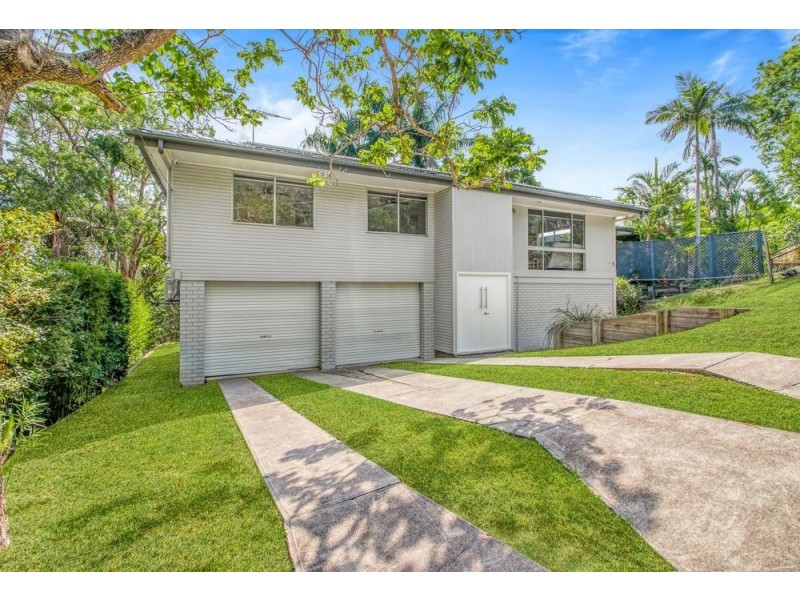 8 Tad Street, Kenmore QLD 4069