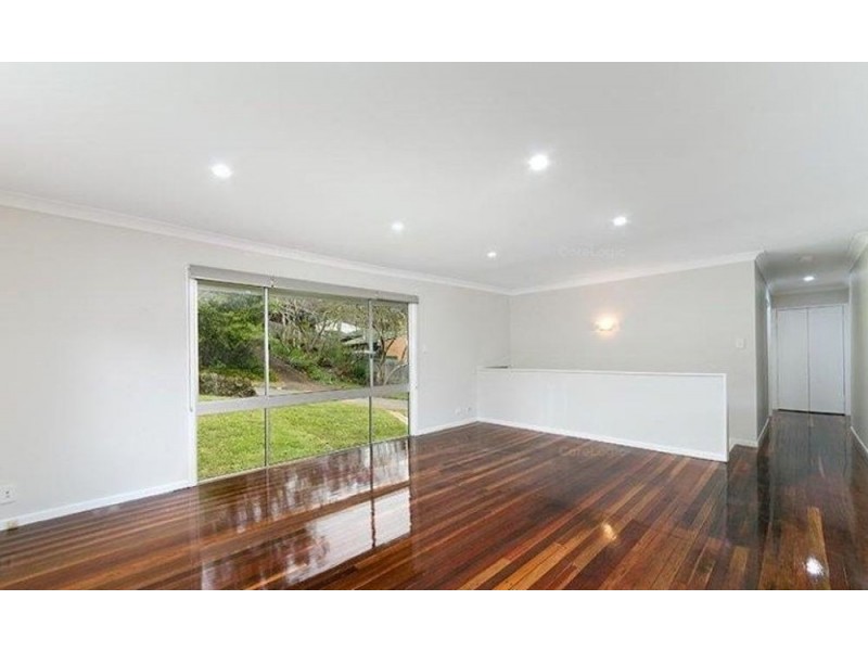 8 Tad Street, Kenmore QLD 4069