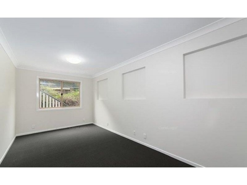 8 Tad Street, Kenmore QLD 4069