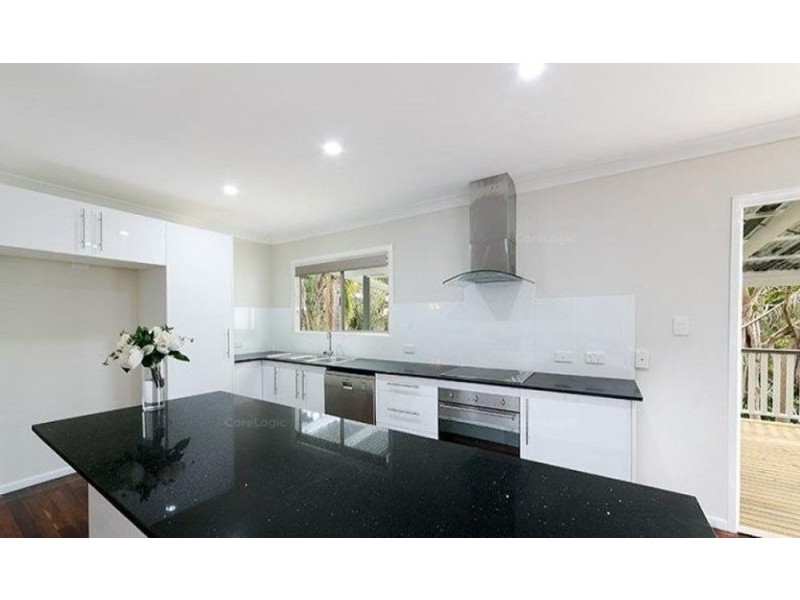 8 Tad Street, Kenmore QLD 4069
