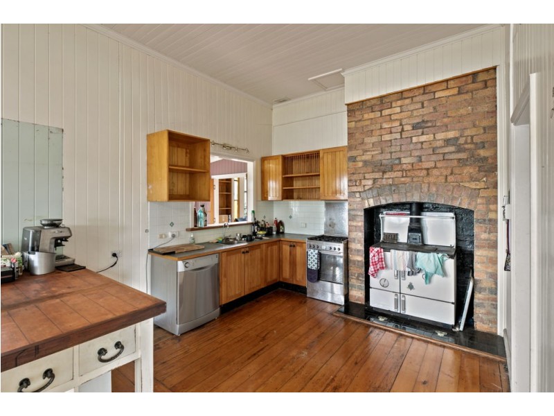 37 Cumming Street, North Toowoomba QLD 4350