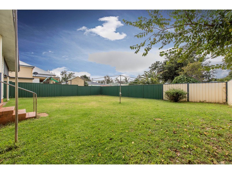 4 Hope Street, Newtown QLD 4350