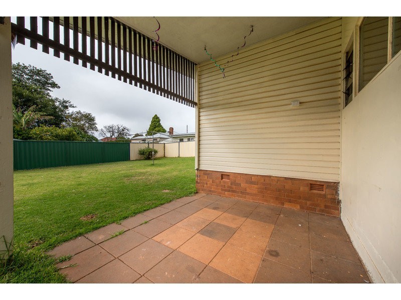 4 Hope Street, Newtown QLD 4350