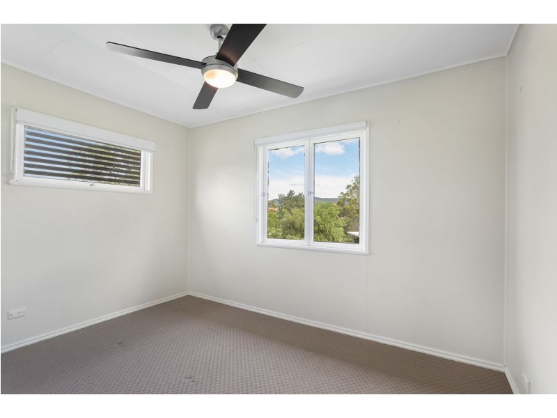 133 Camelia Avenue, Everton Hills QLD 4053