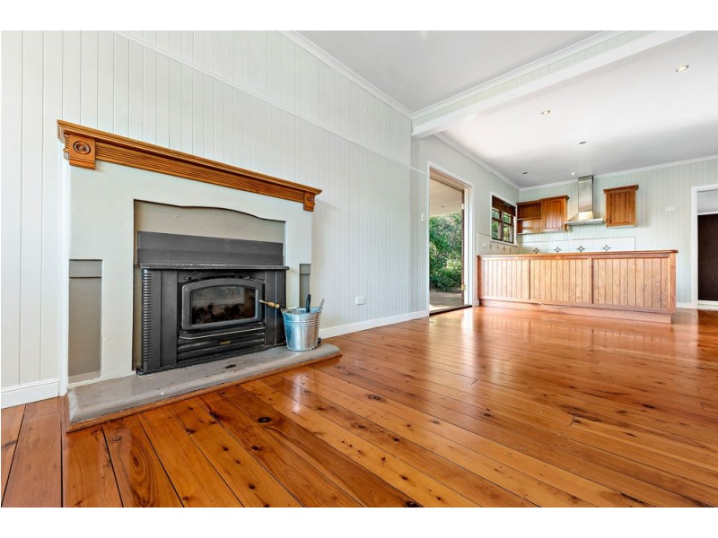 61 Wooldridge Street, Mount Lofty QLD 4350