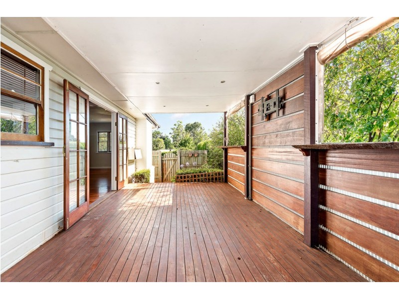 61 Wooldridge Street, Mount Lofty QLD 4350