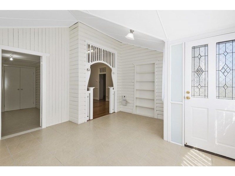 50 Jellicoe Street, Mount Lofty QLD 4350
