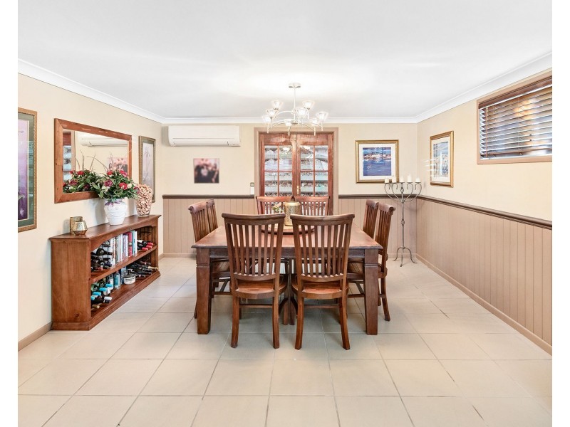 4 Tarnook Drive, Ferny Hills QLD 4055