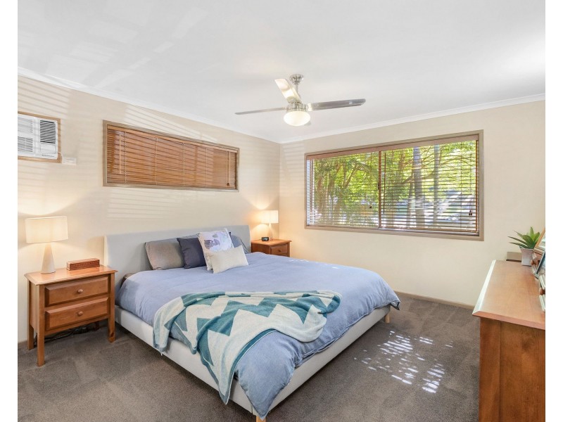 4 Tarnook Drive, Ferny Hills QLD 4055