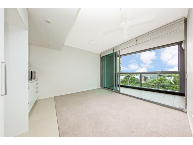 10307/8 Harbour Road, Hamilton QLD 4007