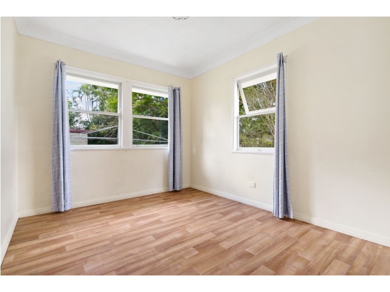 19 Pattison Avenue, Norman Park QLD 4170