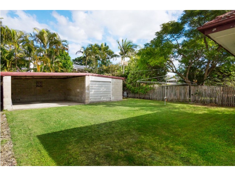 19 Pattison Avenue, Norman Park QLD 4170