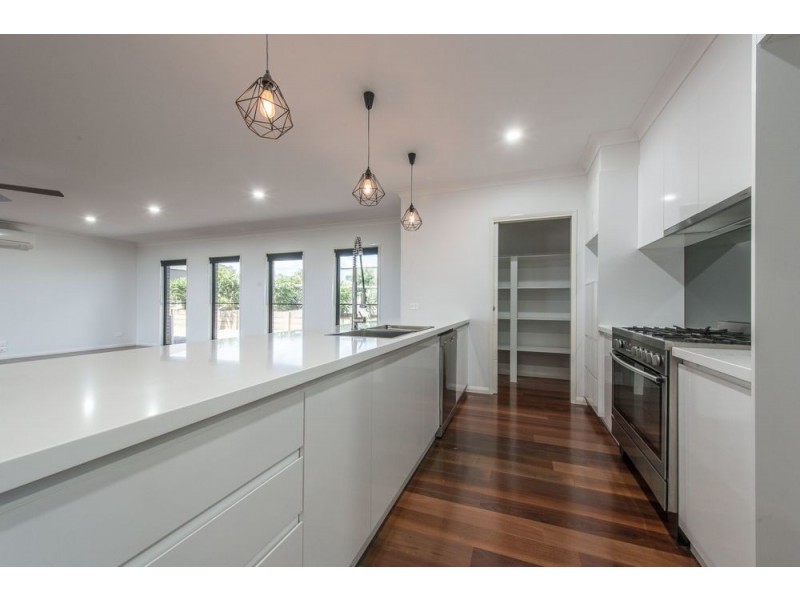 4 Monarch Street, Meringandan West QLD 4352