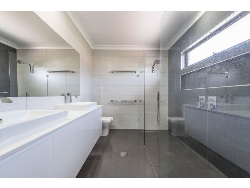 4 Monarch Street, Meringandan West QLD 4352
